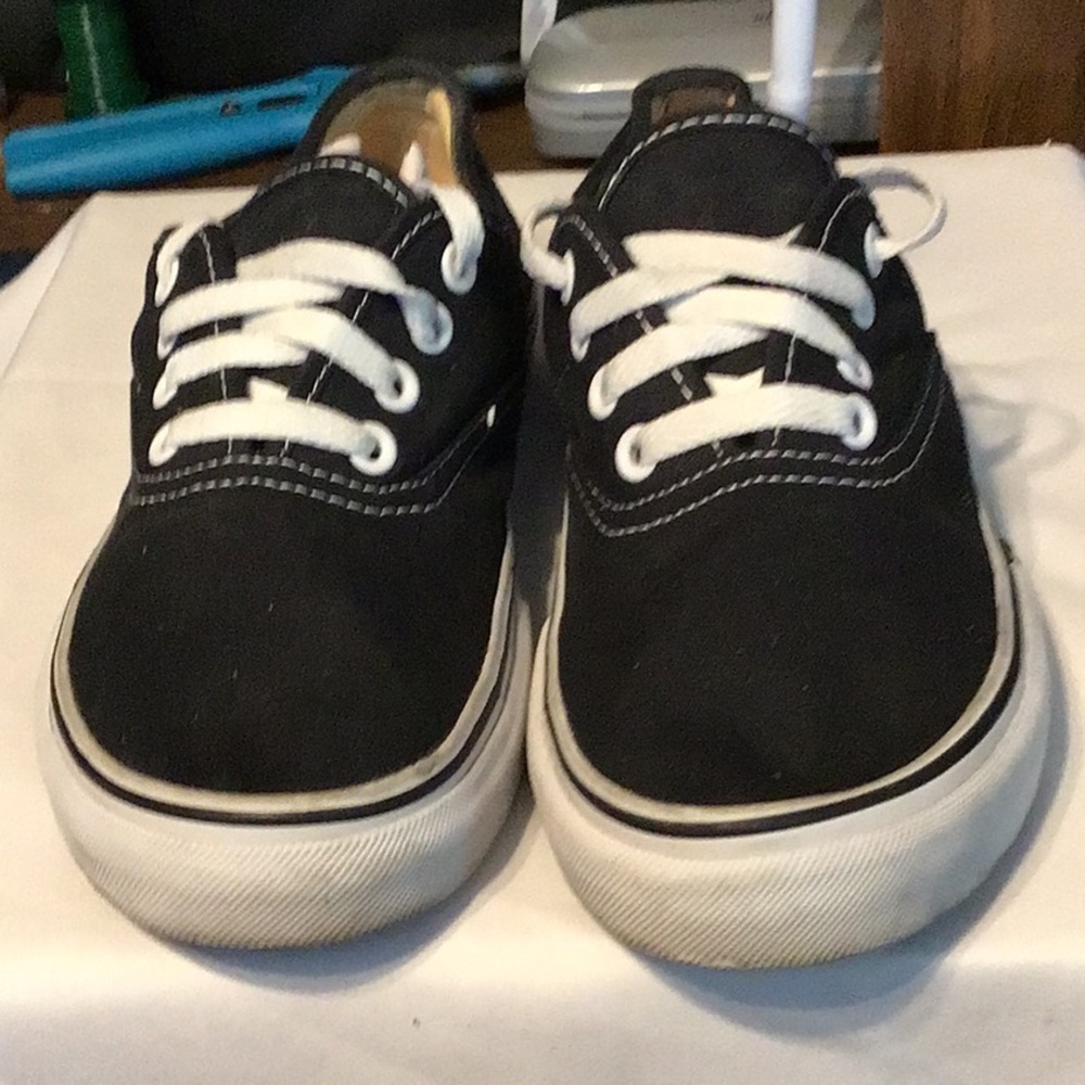 levi strauss and co blk sneakers
